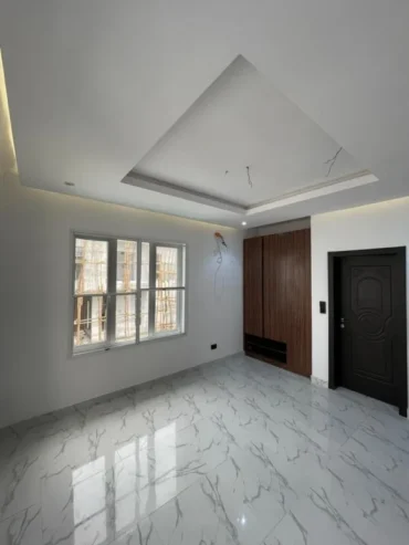 5Bedrooms Fully Detached Duplex