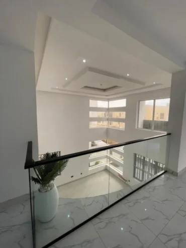 5Bedrooms Fully Detached Duplex