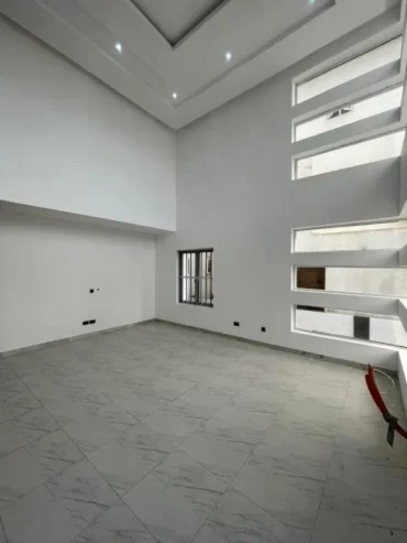 5Bedrooms Fully Detached Duplex